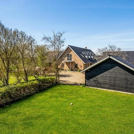 6 Bedroom Stunning In