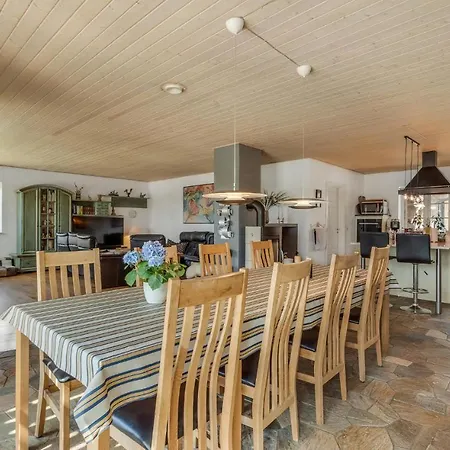 6 Bedroom Stunning In *