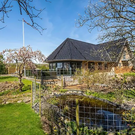 Holiday home 6 Bedroom Stunning In Spottrup