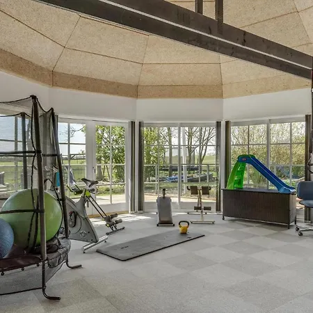 Ferienhaus 6 Bedroom Stunning In
