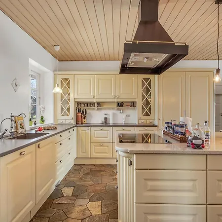 6 Bedroom Stunning In Ferienhaus